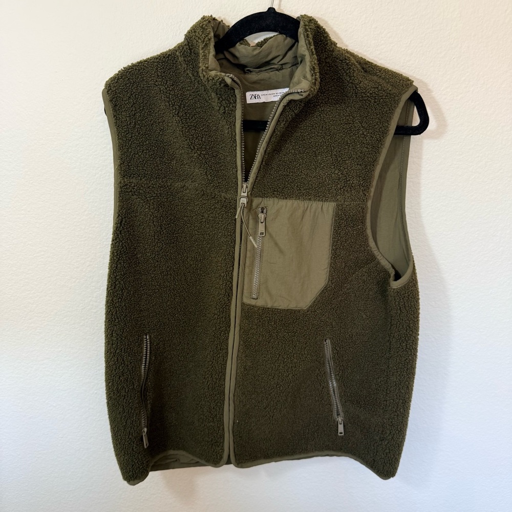 ZARA Men's Olive Green Sherpa Fleece Vest with Zip Pockets